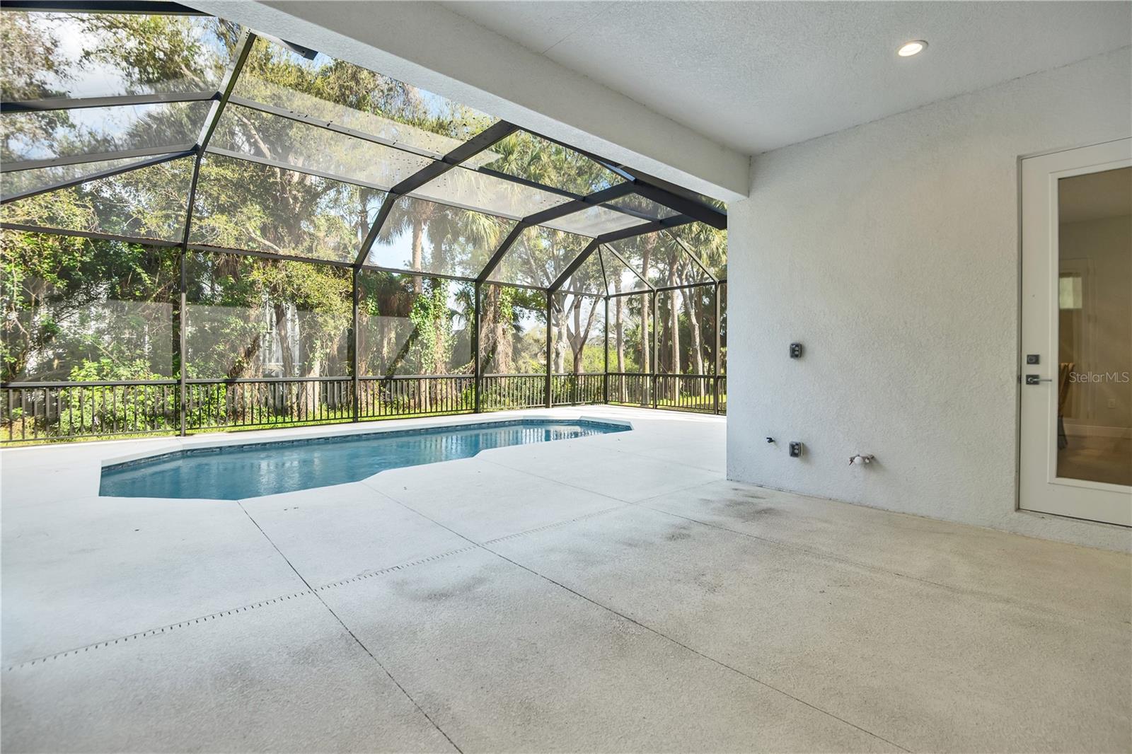 LEGENDS BAY - Residential