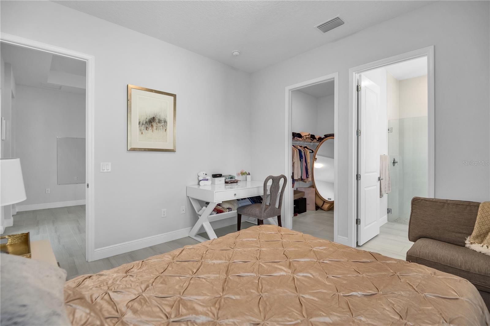 LEGENDS BAY - Residential