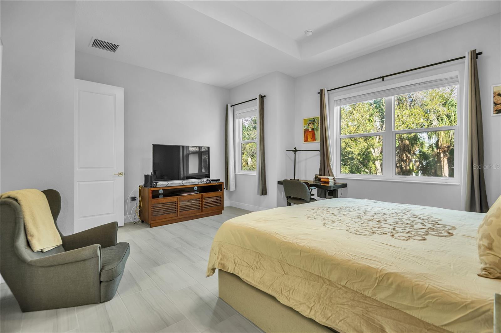 LEGENDS BAY - Residential