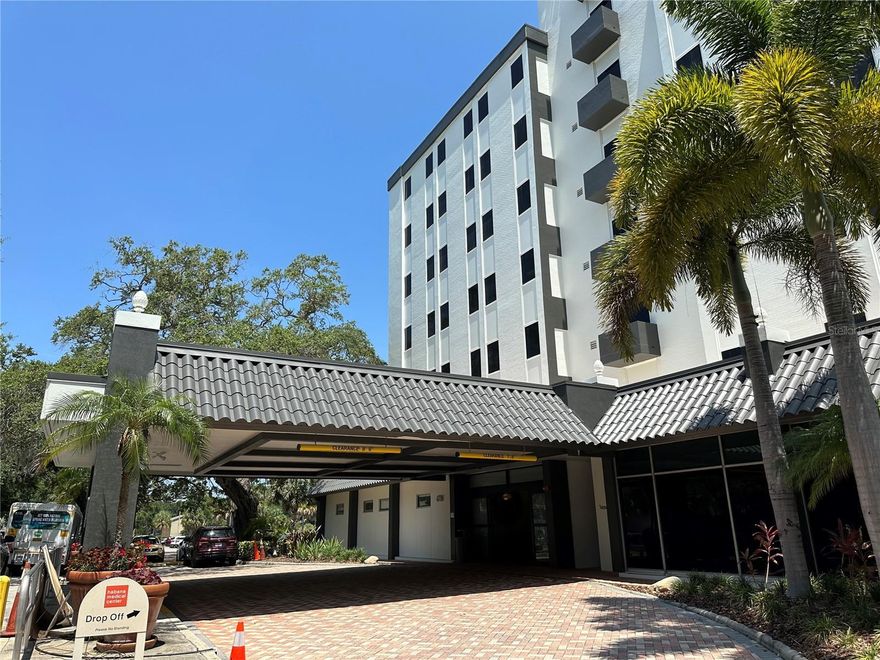 Located within the Westshore submarket and 100 yards of St. Joseph' s hospital; Habana Medical Center' s location is one of the most desired in the Tampa Bay area. Servicing all of Tampa' s neighborhoods and submarkets, this architecturally enhanced 7 story, 53,000 square foot building with covered drop-off is highly visible on Habana Ave.