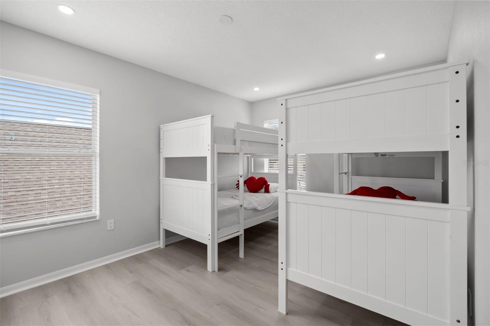 WINDWOOD BAY PHASE ONE - Residential