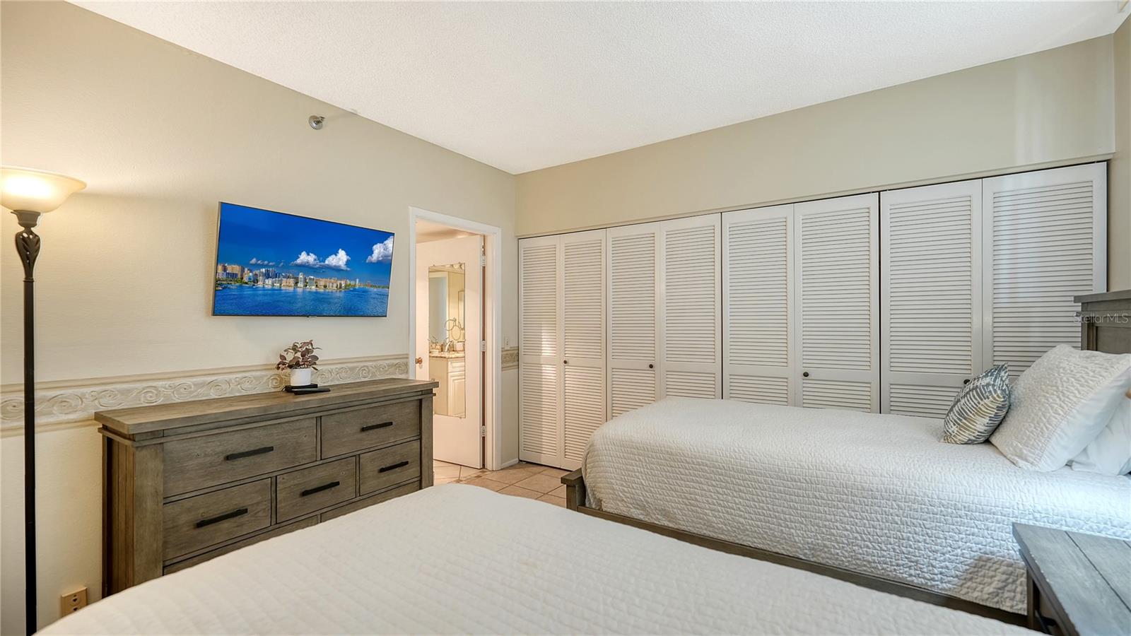 BEACHPLACE III - Residential