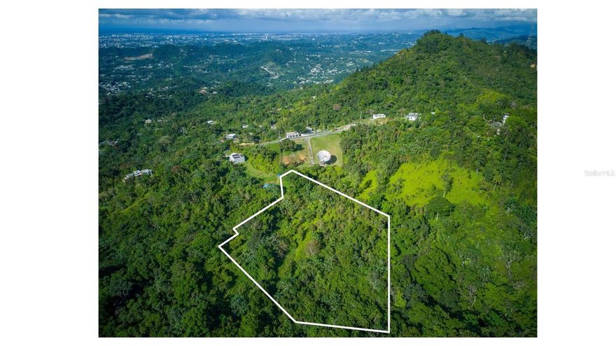 Prime Investment Opportunity in Bayamón

Take advantage of this strategic investment opportunity with immediate access to State Road 879 in Bayamón. This property features:

-1.35 Acres with direct frontage on State Road 879.

-Leveled Topography, ready for development.

-R-G Zoning (Rural-General), offering versatile potential.