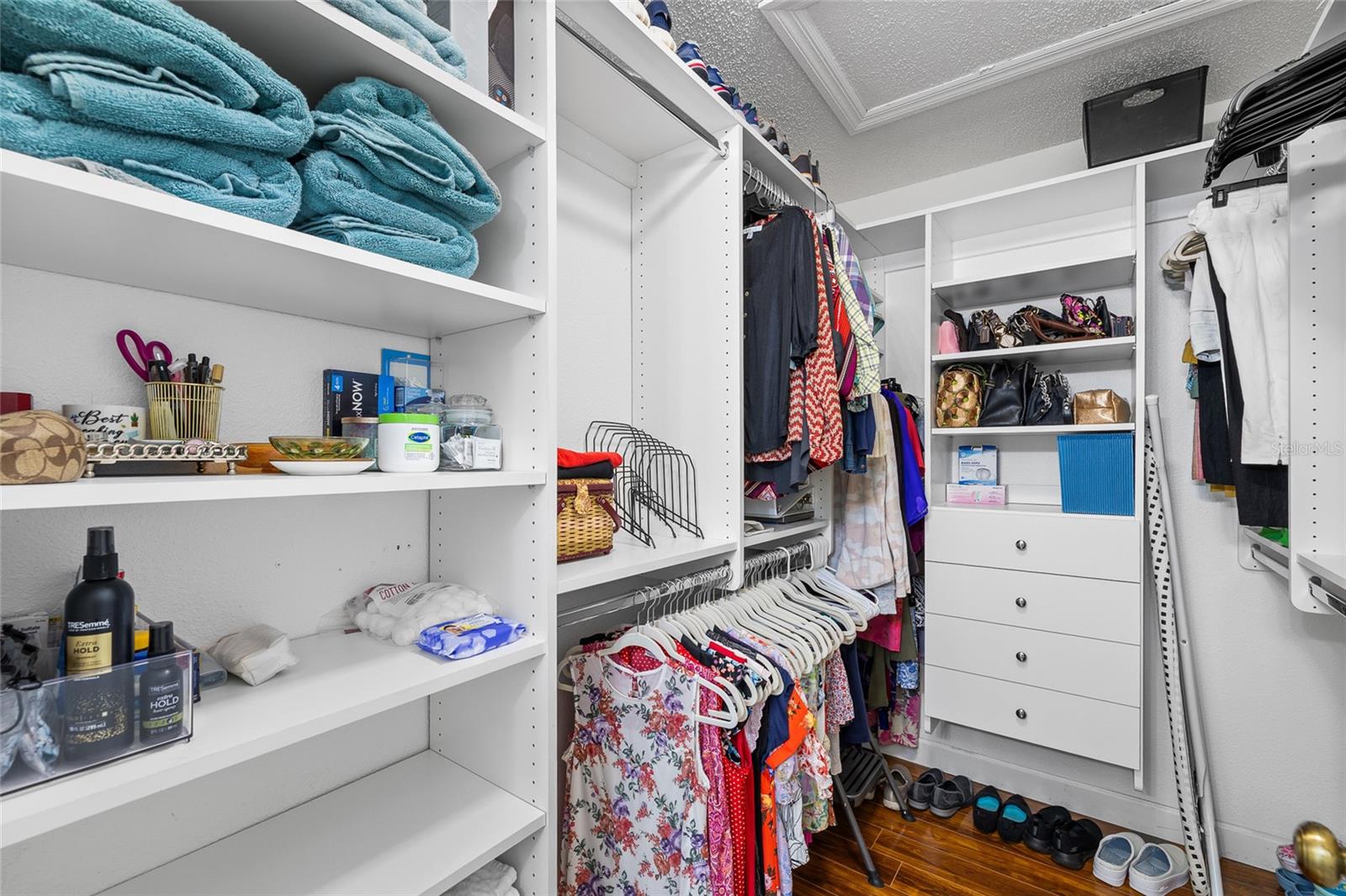 BAY PORT COLONY PH III UN 2-B - Residential