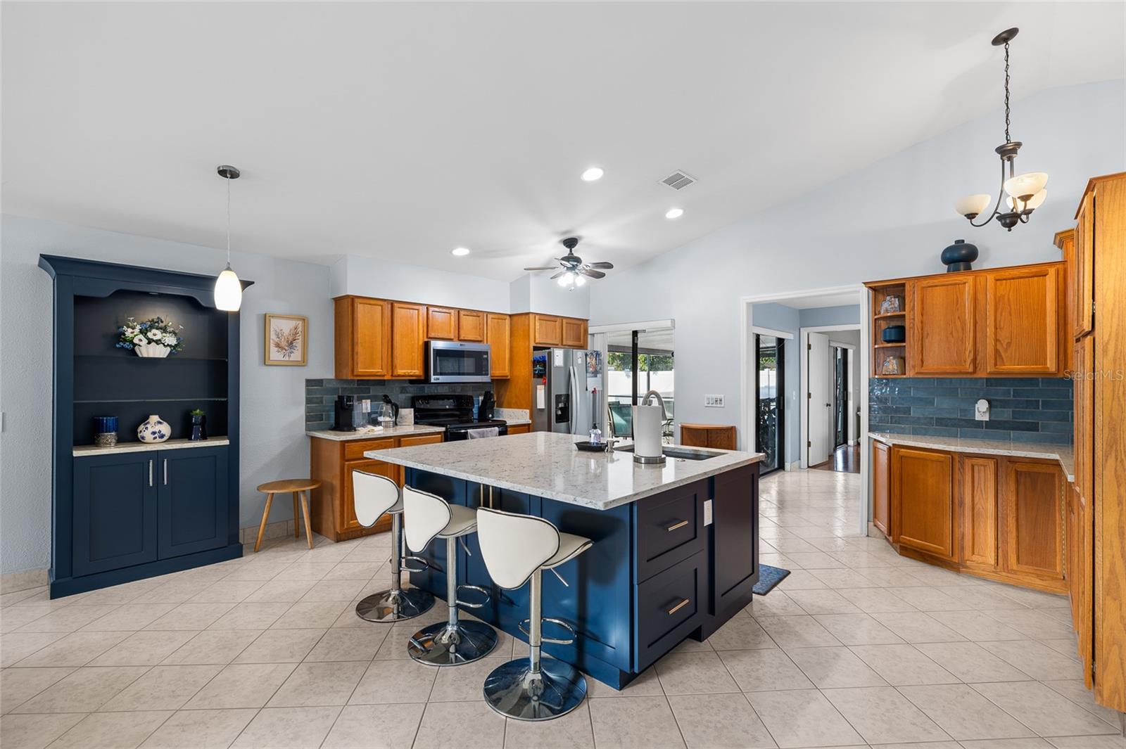 BAY PORT COLONY PH III UN 2-B - Residential