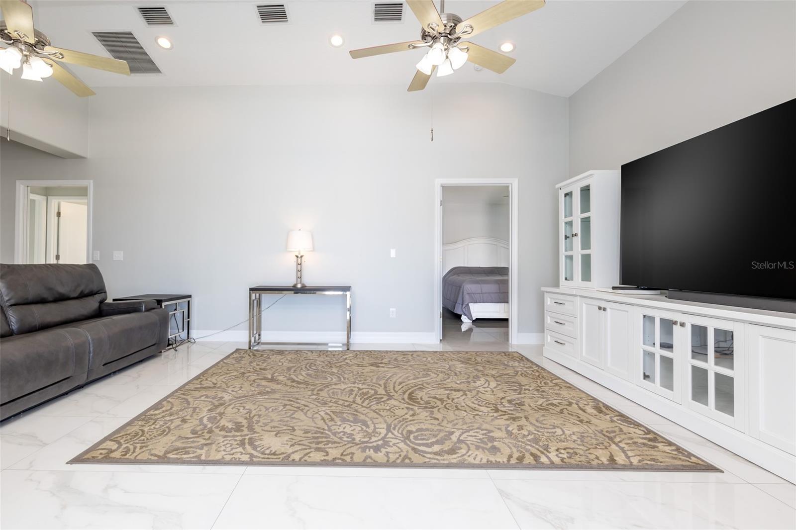 CAPRI ISLE - Residential