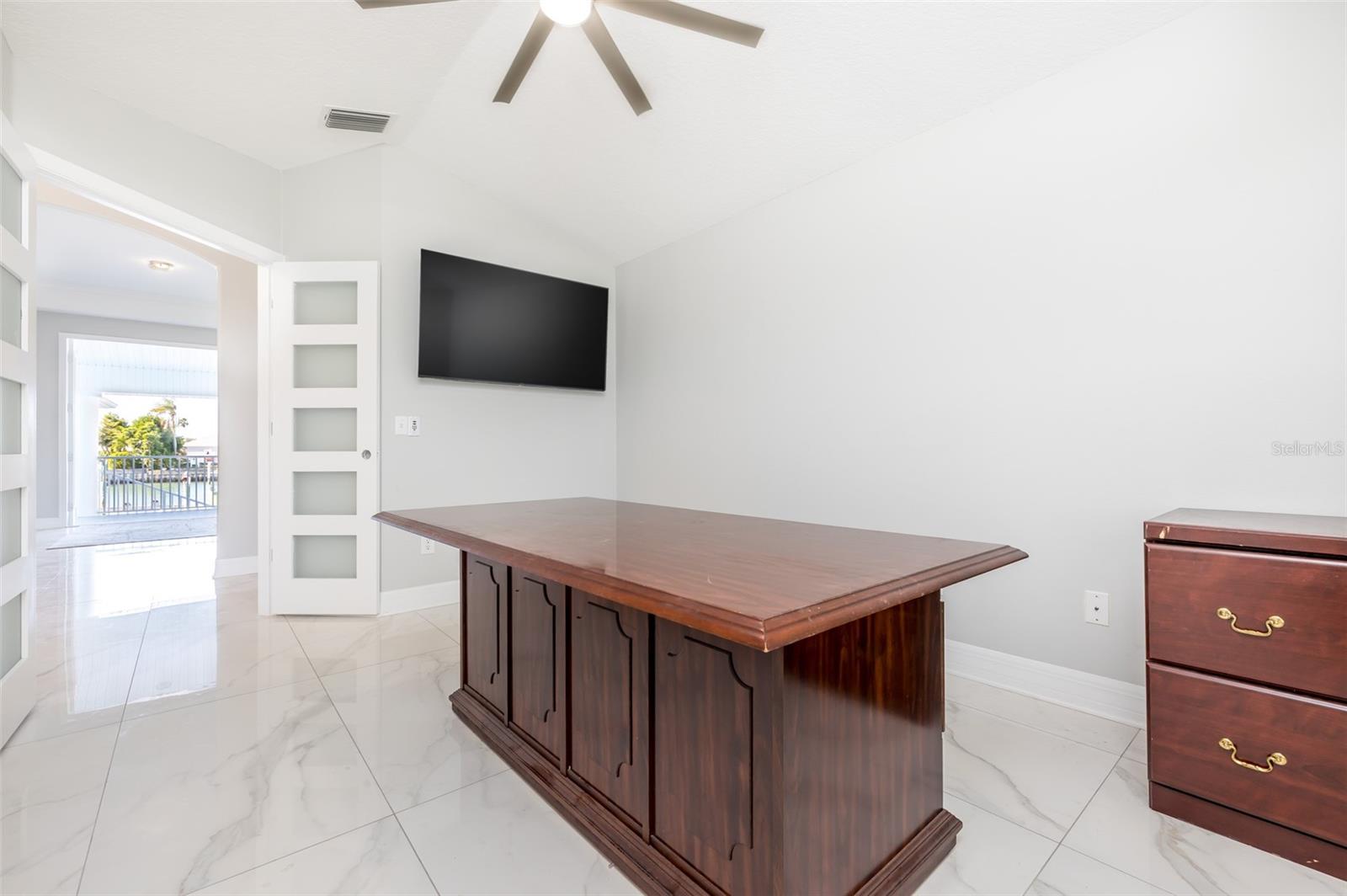 CAPRI ISLE - Residential