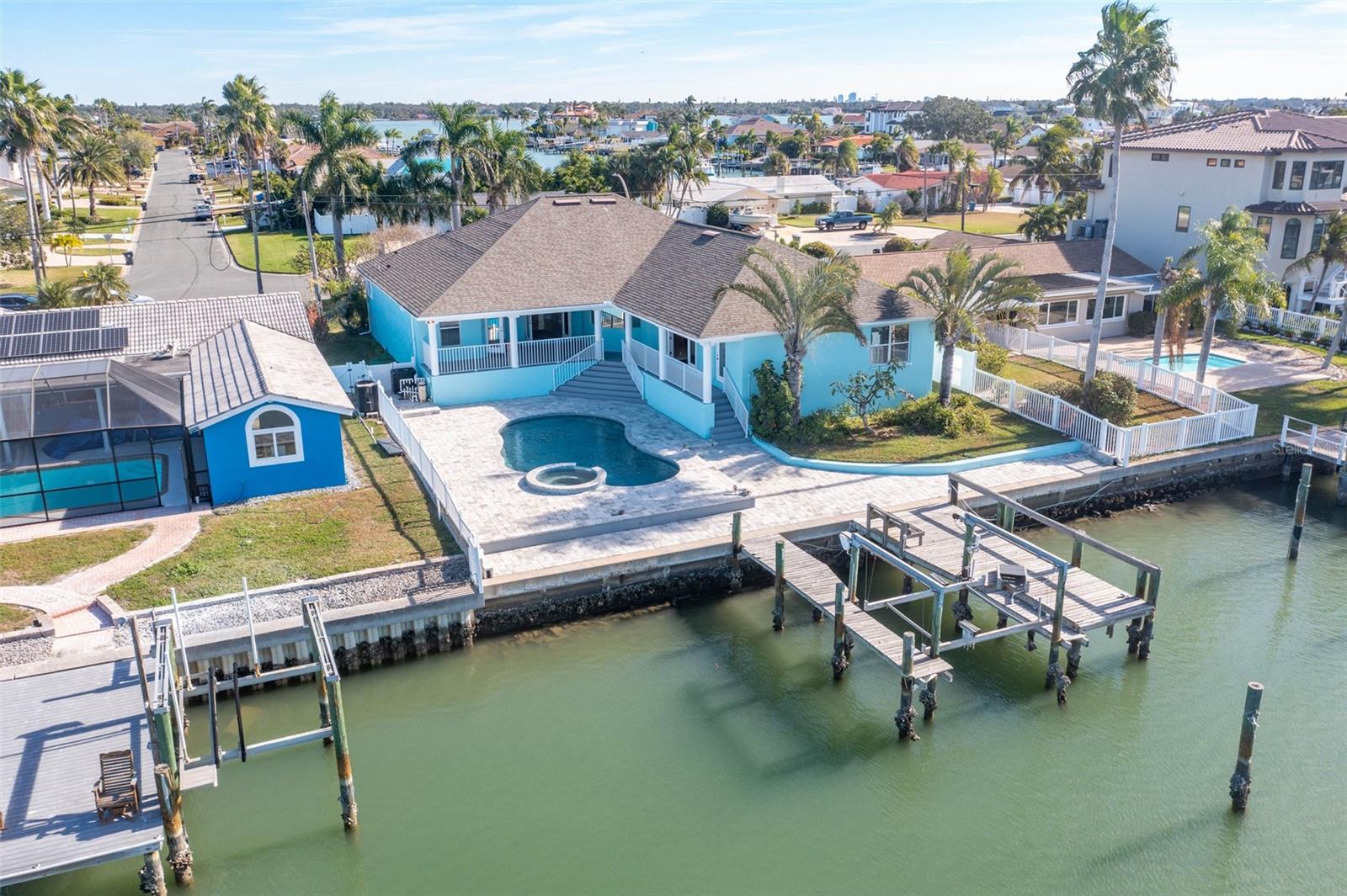 CAPRI ISLE - Residential