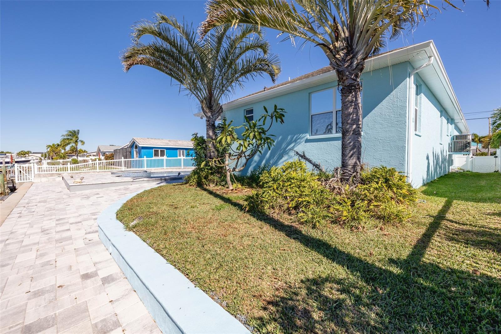 CAPRI ISLE - Residential