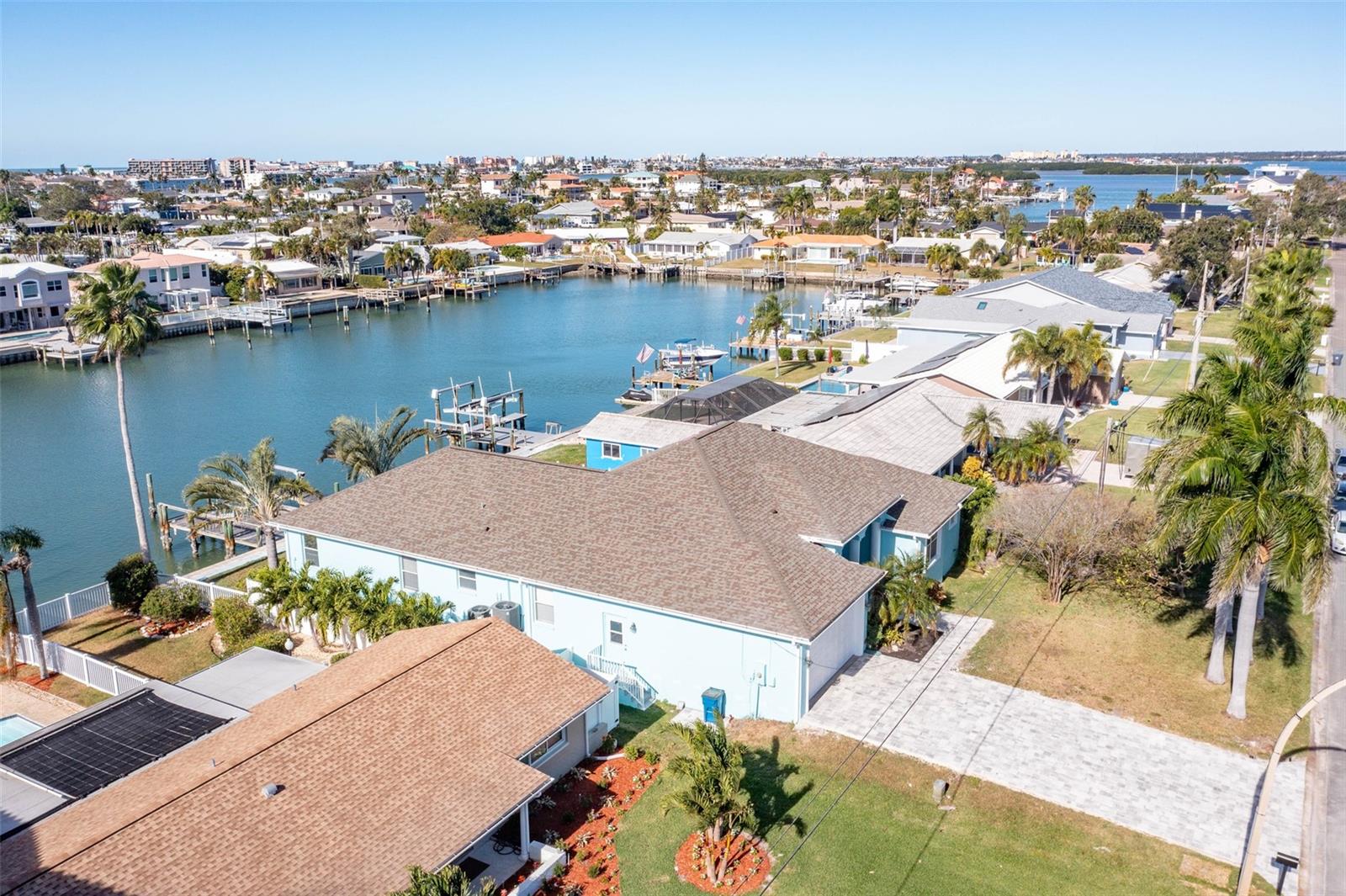 CAPRI ISLE - Residential