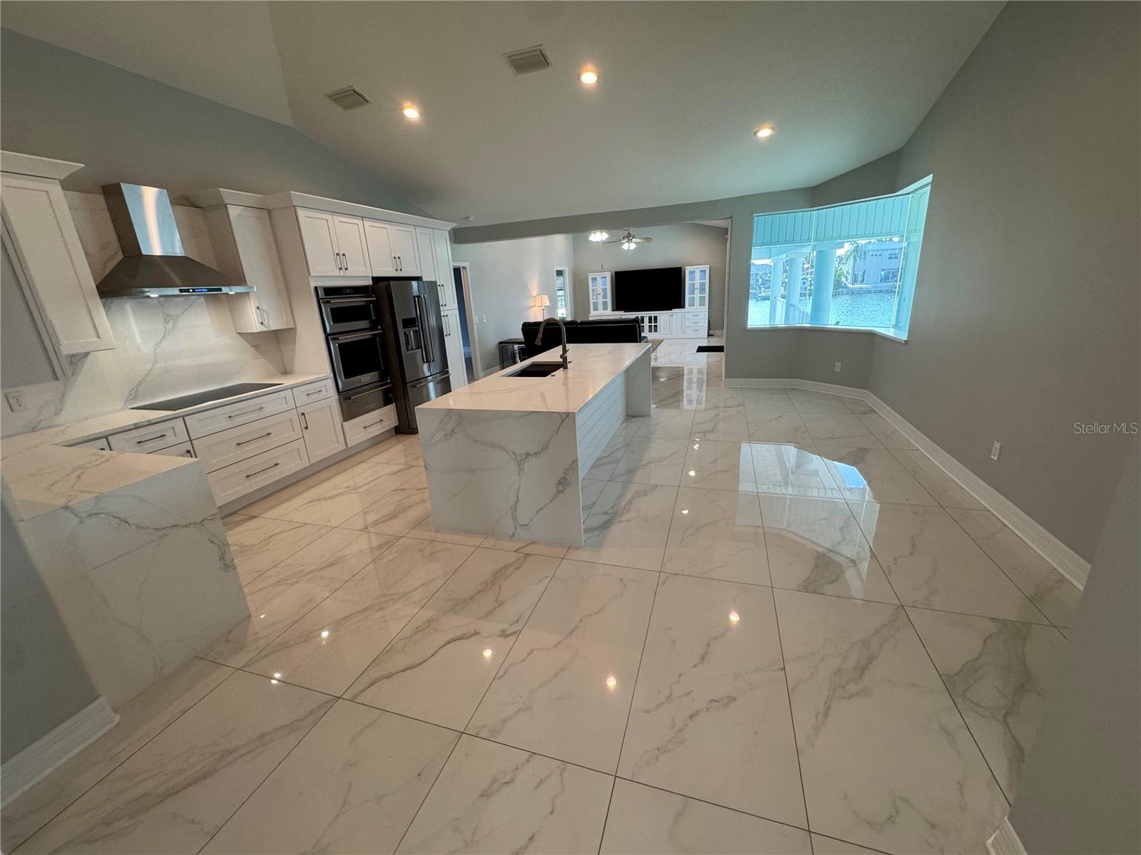 CAPRI ISLE - Residential