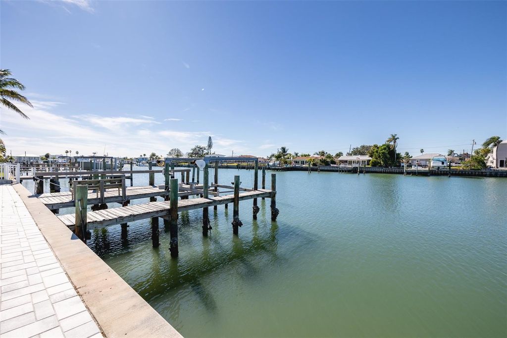 Photo of 11850 7th Street E, Treasure Island, FL 33706 (MLS # O6363558)