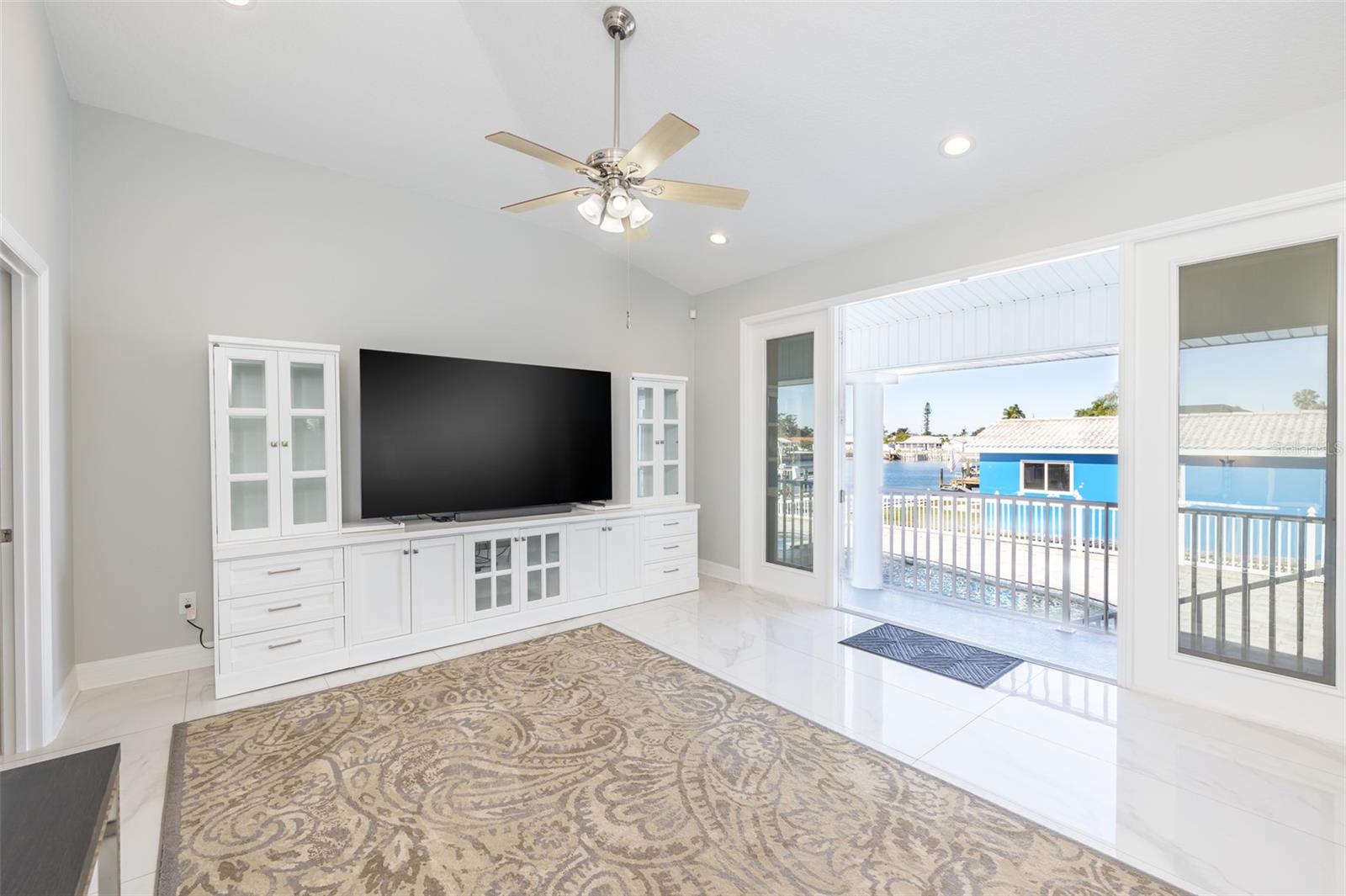 CAPRI ISLE - Residential