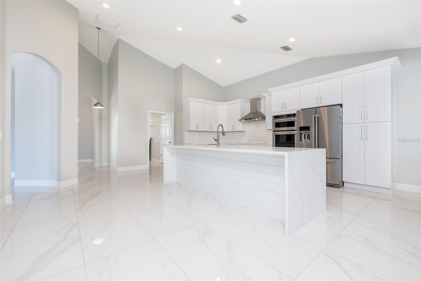 CAPRI ISLE - Residential