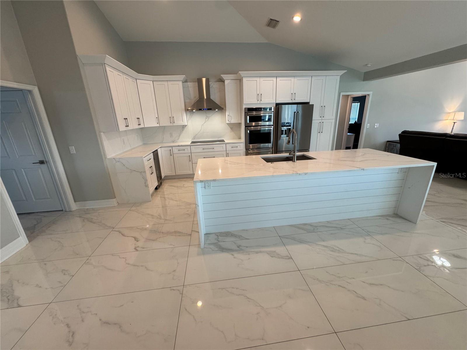 CAPRI ISLE - Residential