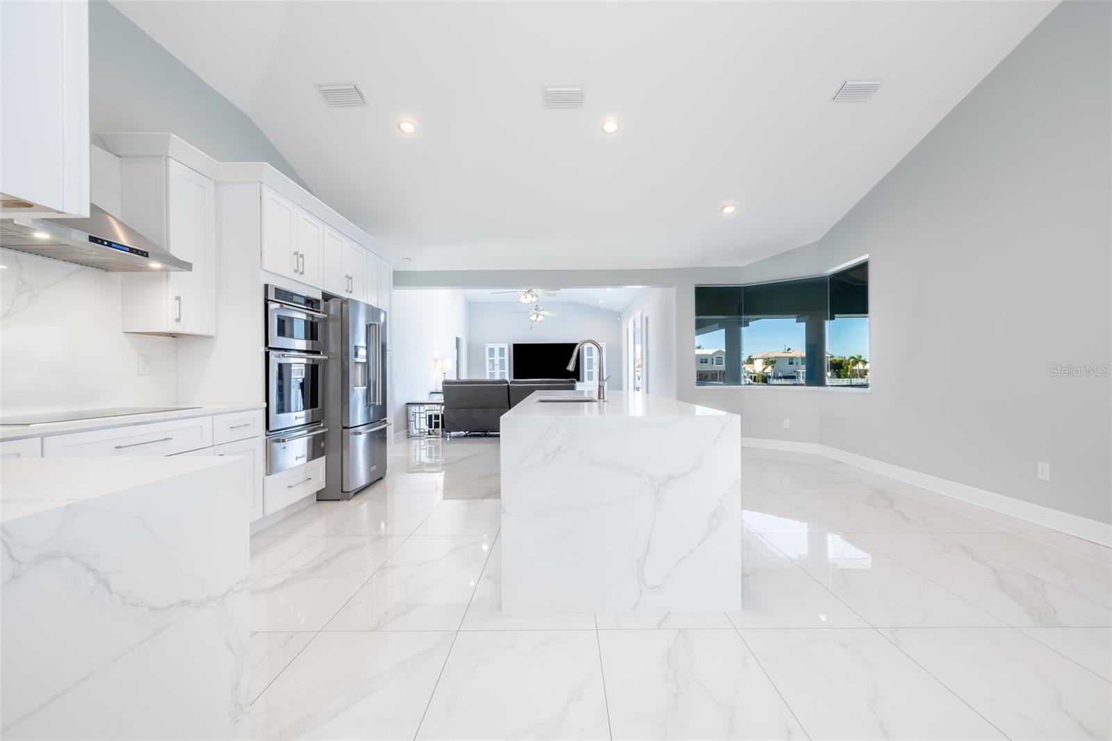 CAPRI ISLE - Residential