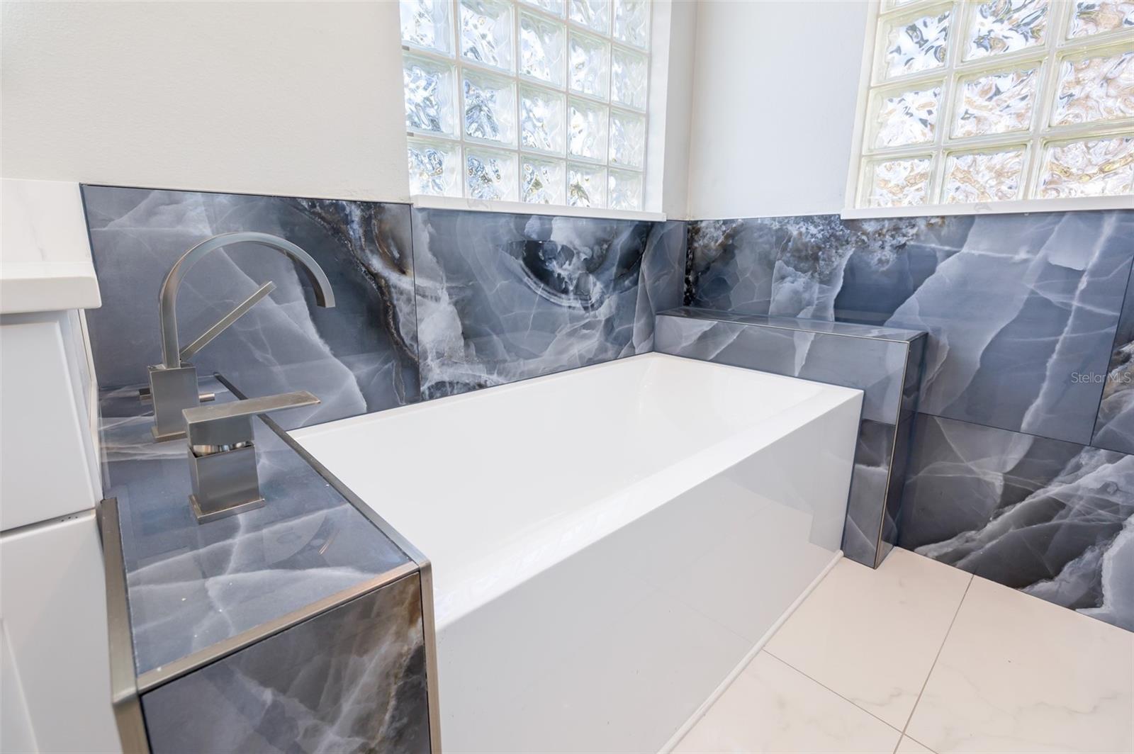 CAPRI ISLE - Residential