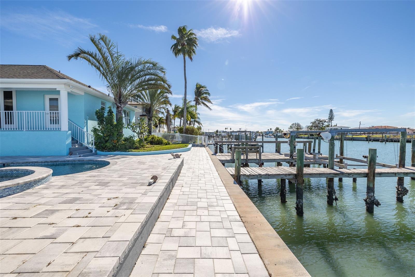 CAPRI ISLE - Residential