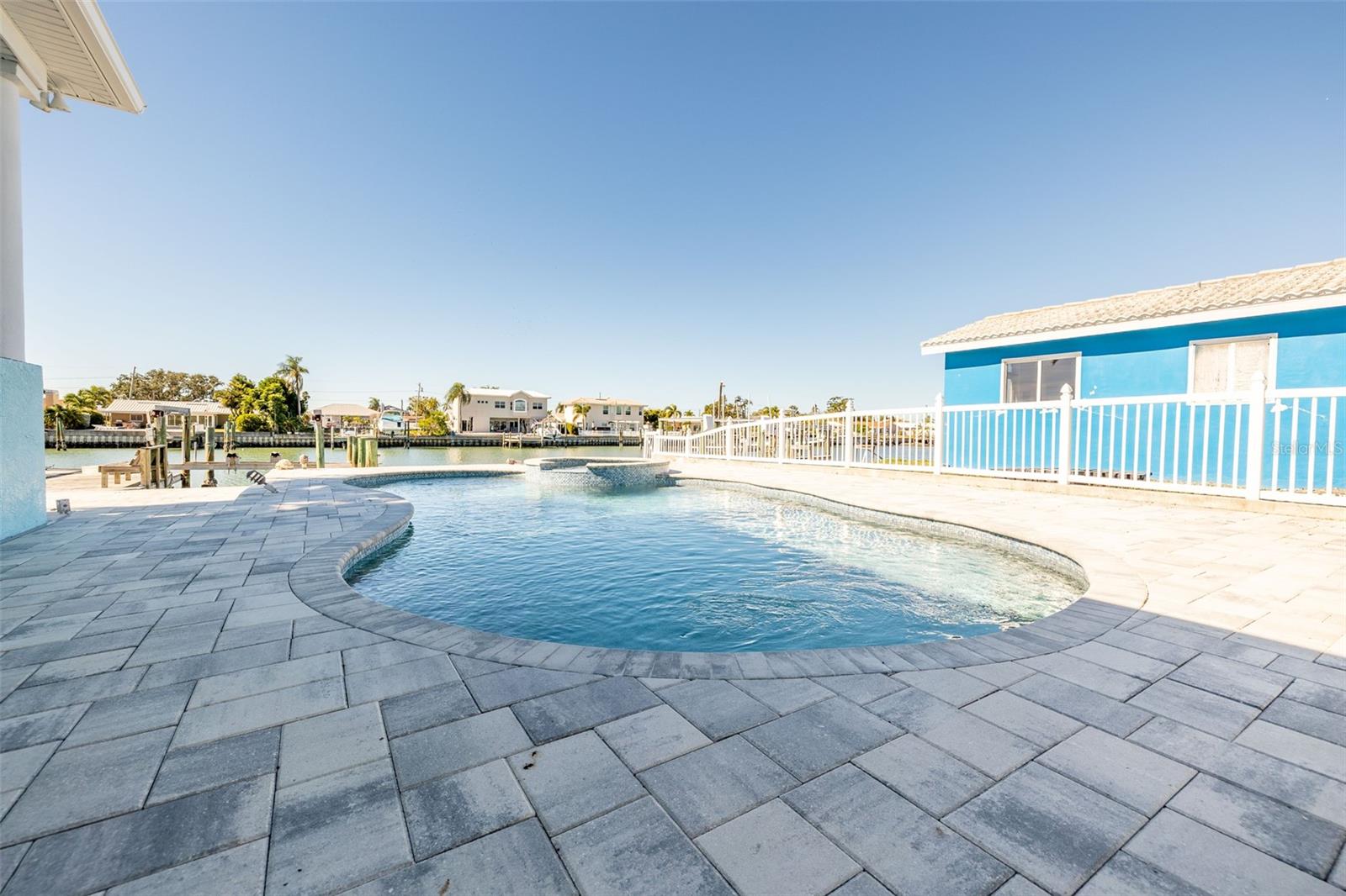 CAPRI ISLE - Residential