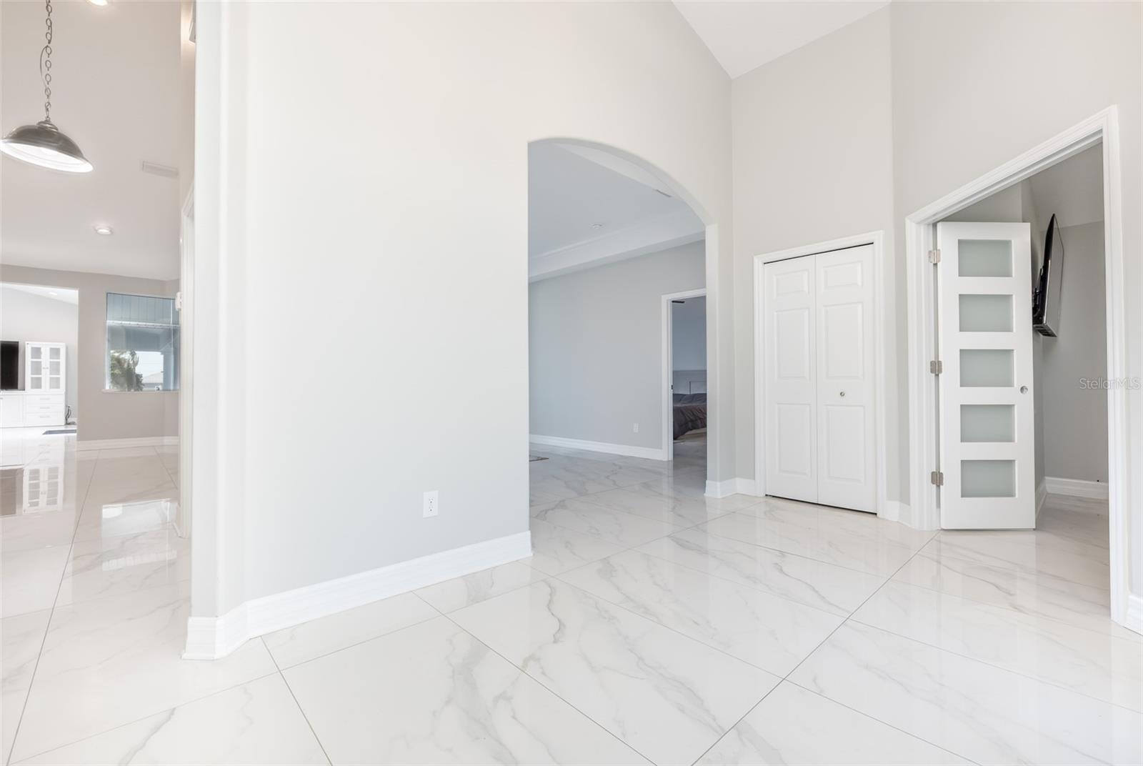 CAPRI ISLE - Residential