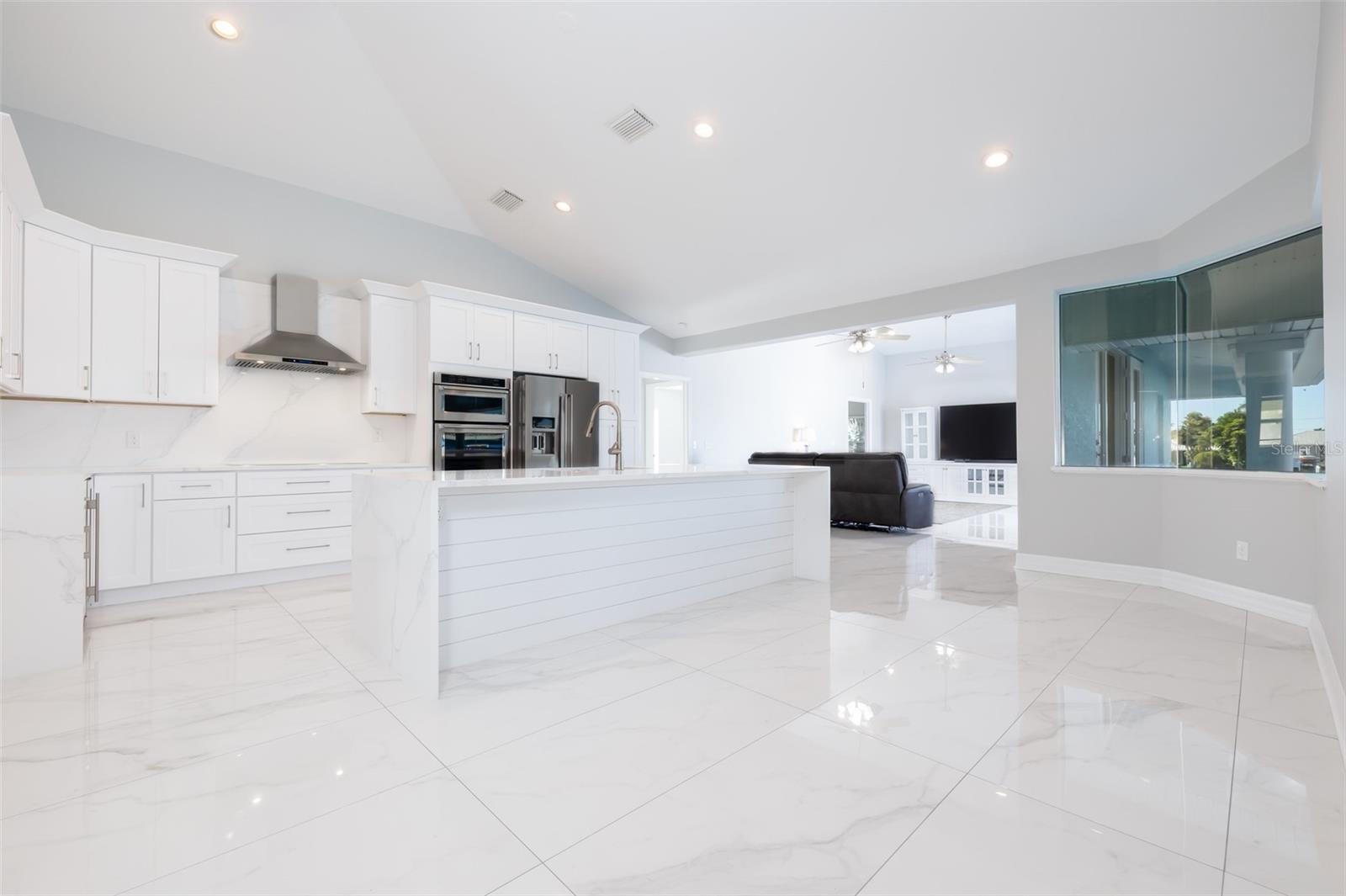 CAPRI ISLE - Residential