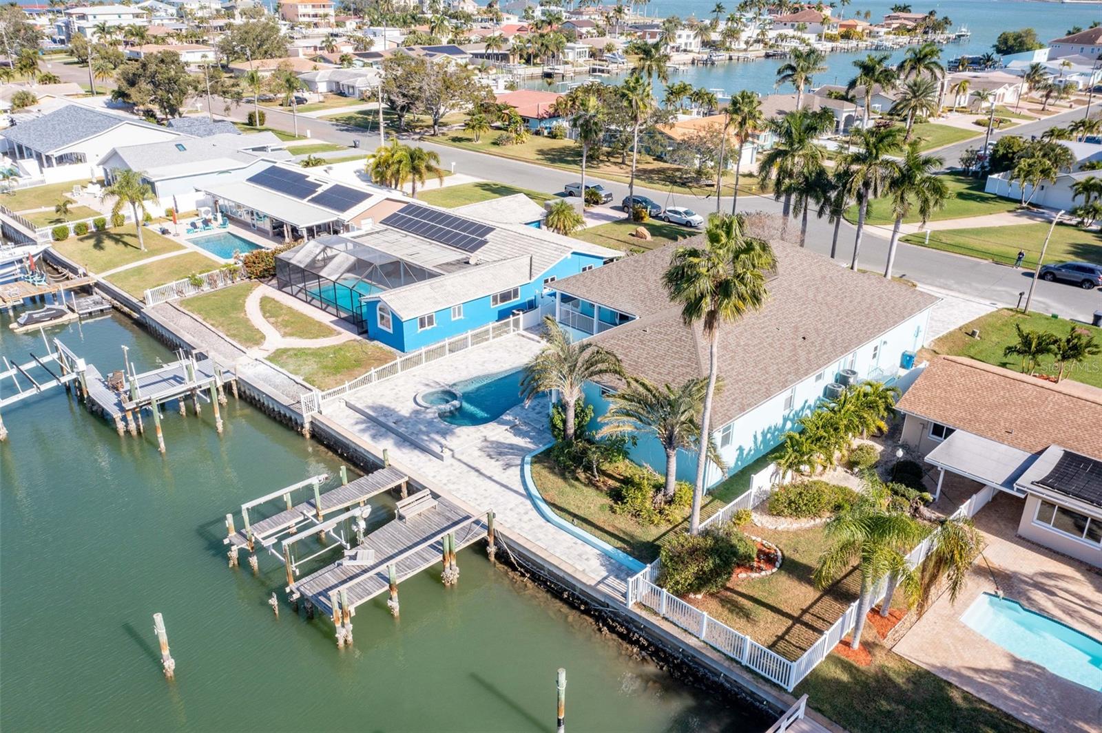 CAPRI ISLE - Residential