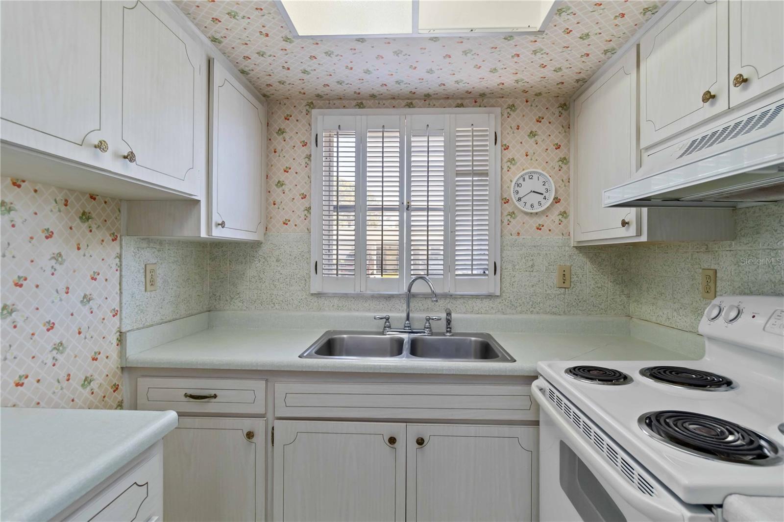2819 SWIFTON DRIVE 9