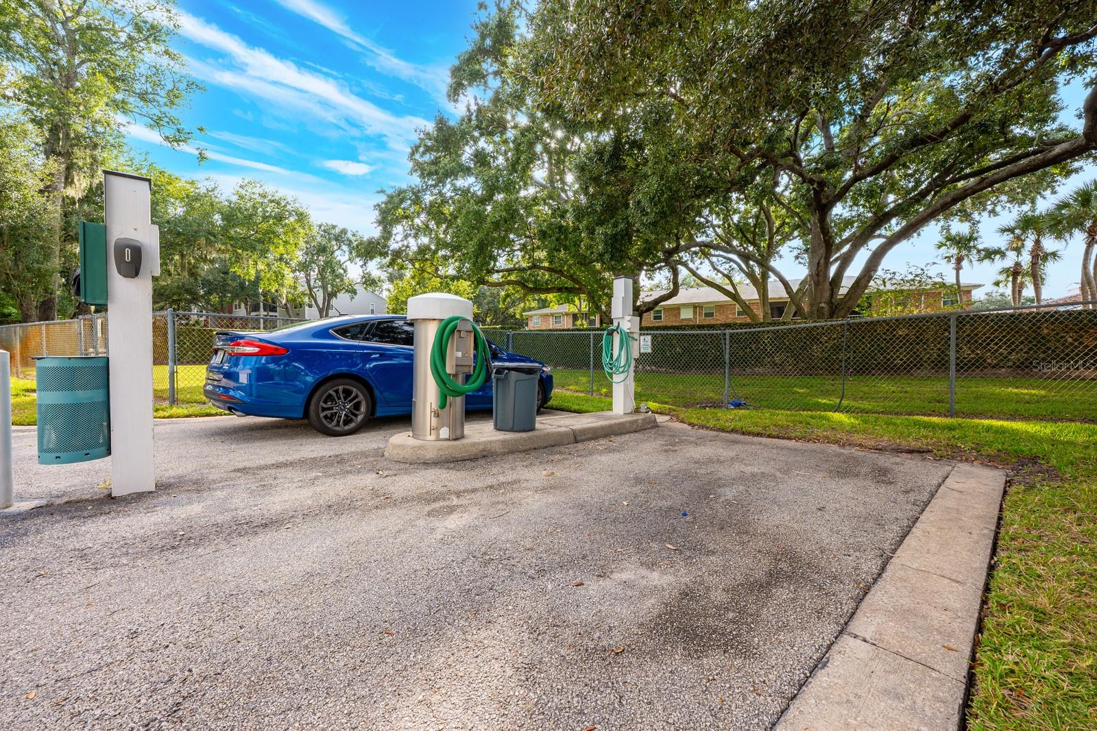 PLANTATION APTS ORLANDO - Residential