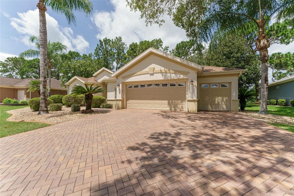 Photo of 13320 SE 97th Terrace Road, Summerfield, FL 34491 (MLS # OM704998)