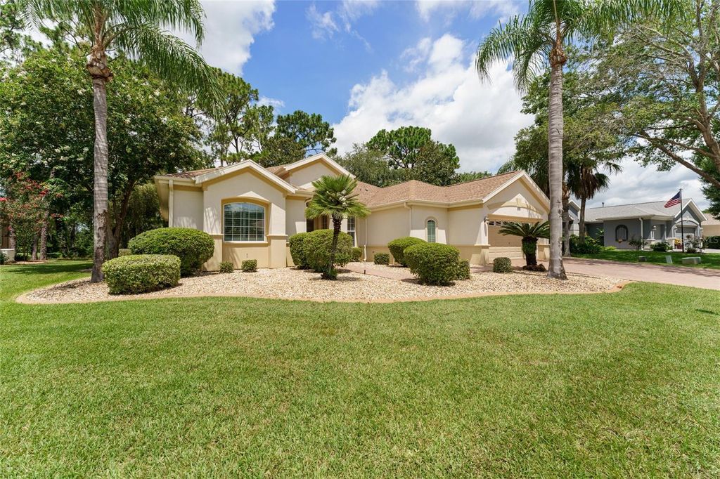 Photo of 13320 SE 97th Terrace Road, Summerfield, FL 34491 (MLS # OM704998)