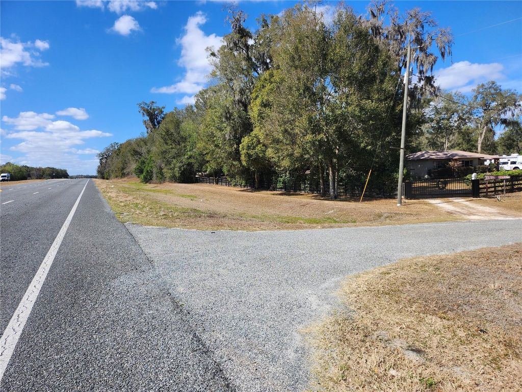 Photo of Tbd SE 132 Street Road, Belleview, FL 34420 (MLS # OM719613)