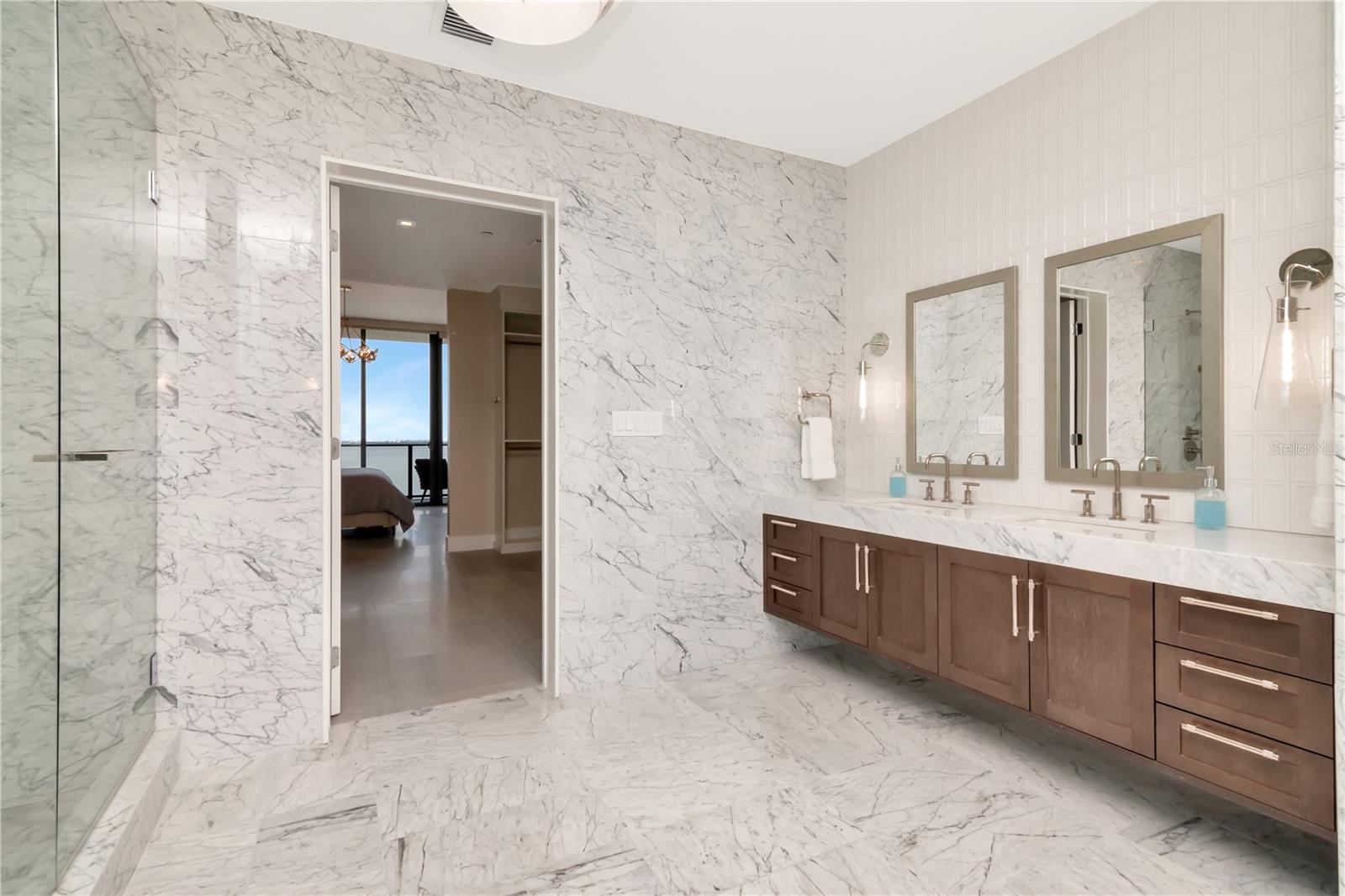 3105 BAY OAKS CONDOMINIUM - Residential