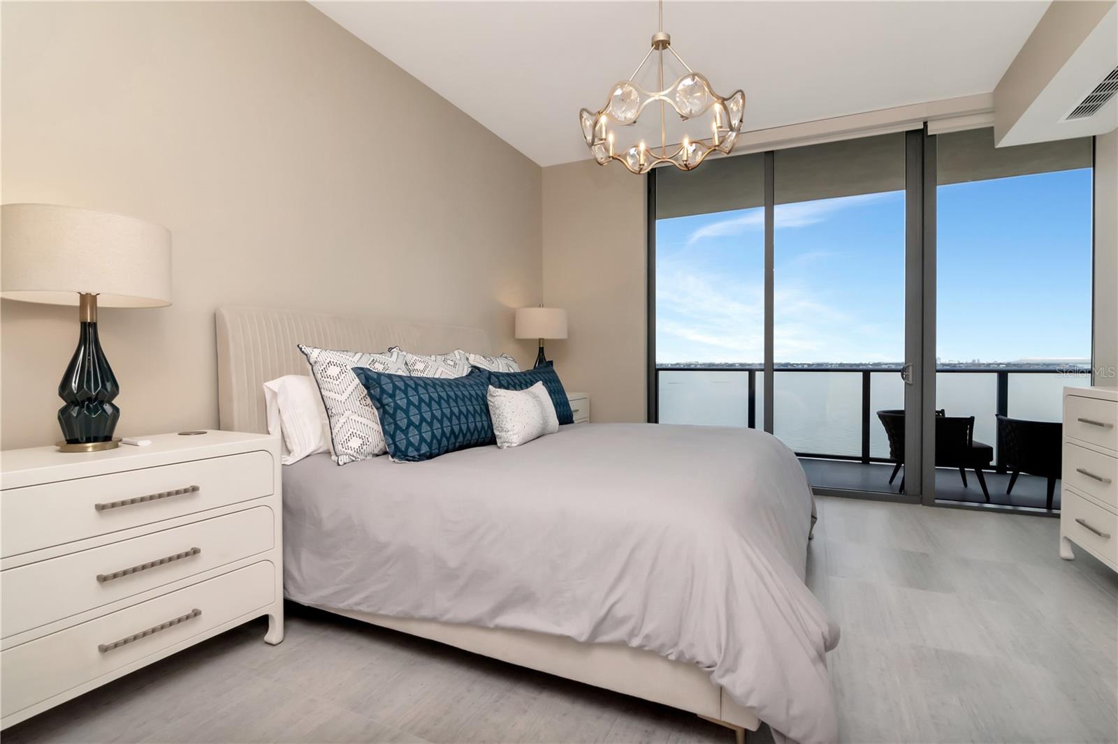 3105 BAY OAKS CONDOMINIUM - Residential