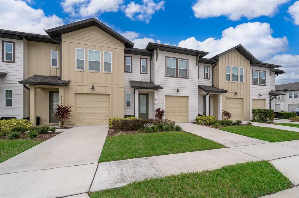 Photo of 1013 Plantation Lane, Davenport, FL 33896 (MLS # O6399406)