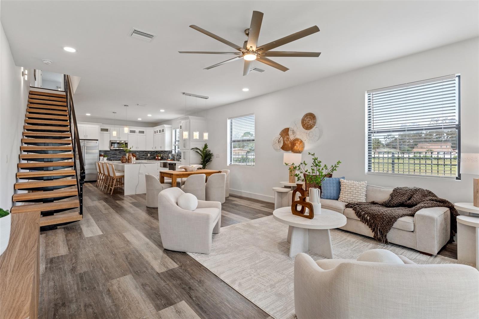 LATITUDES IN THE PARK - Residential