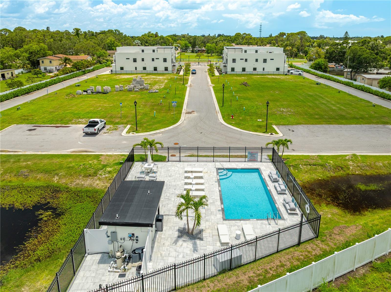 LATITUDES IN THE PARK - Residential