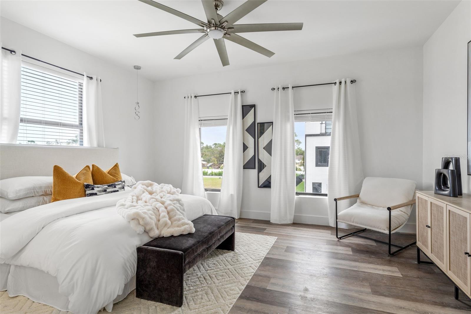LATITUDES IN THE PARK - Residential