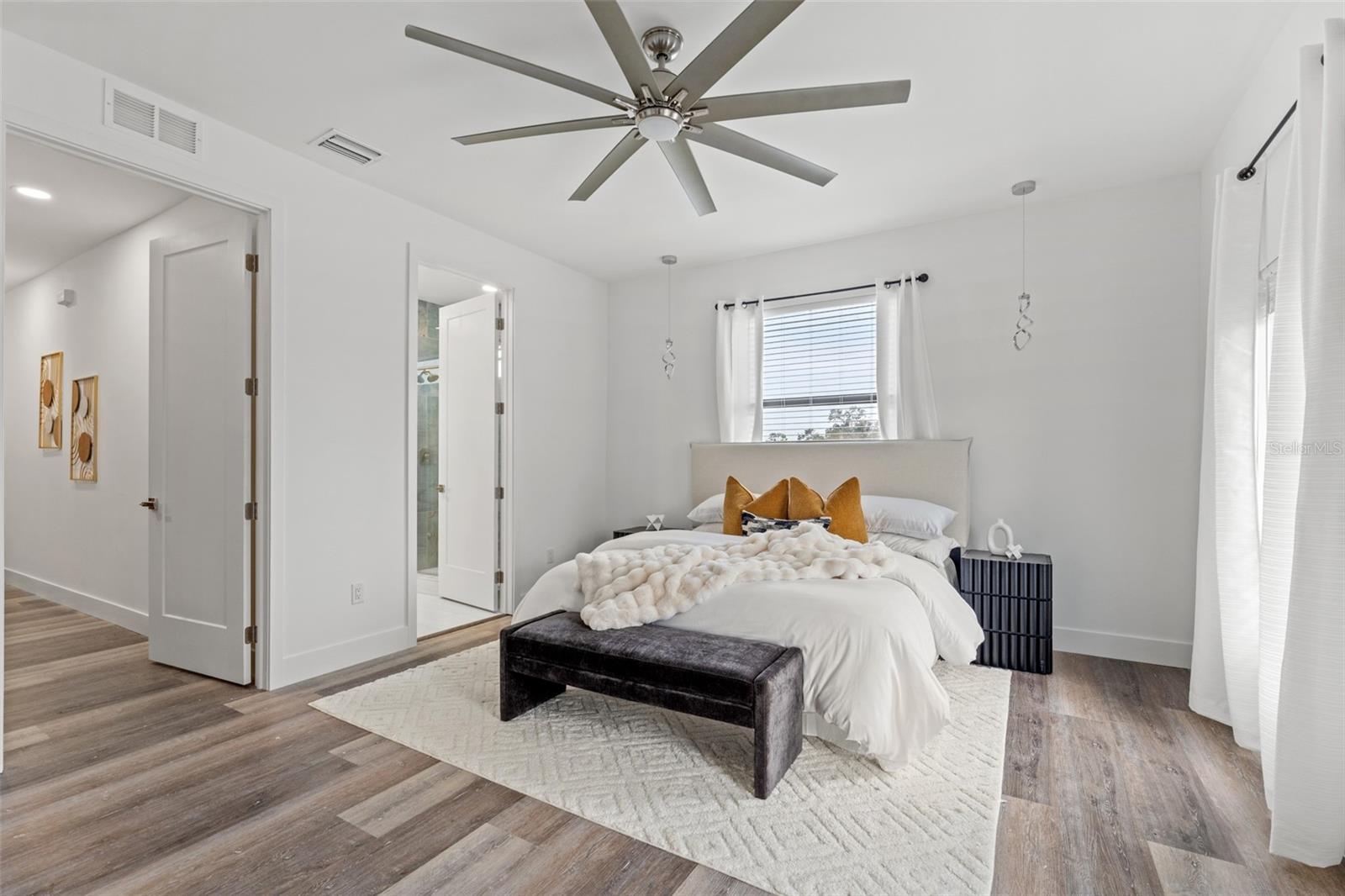 LATITUDES IN THE PARK - Residential