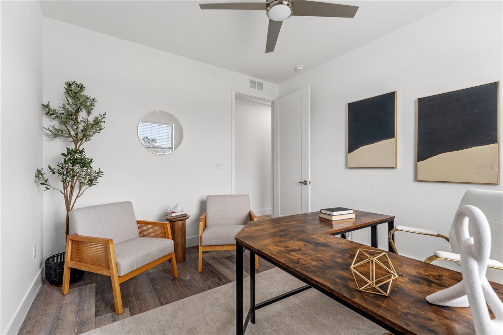 LATITUDES IN THE PARK - Residential