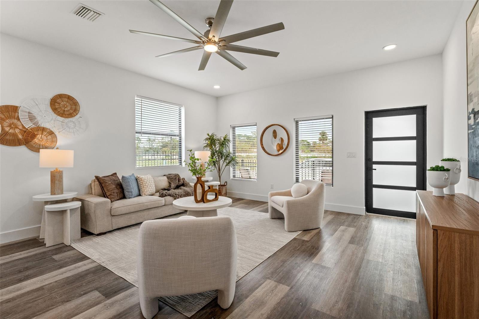 LATITUDES IN THE PARK - Residential