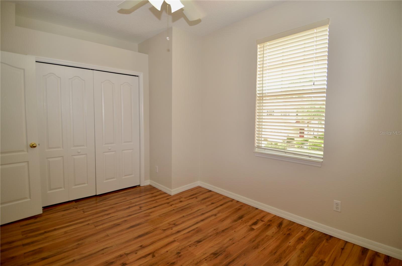 TOWNS AT LAKESIDE - Residential