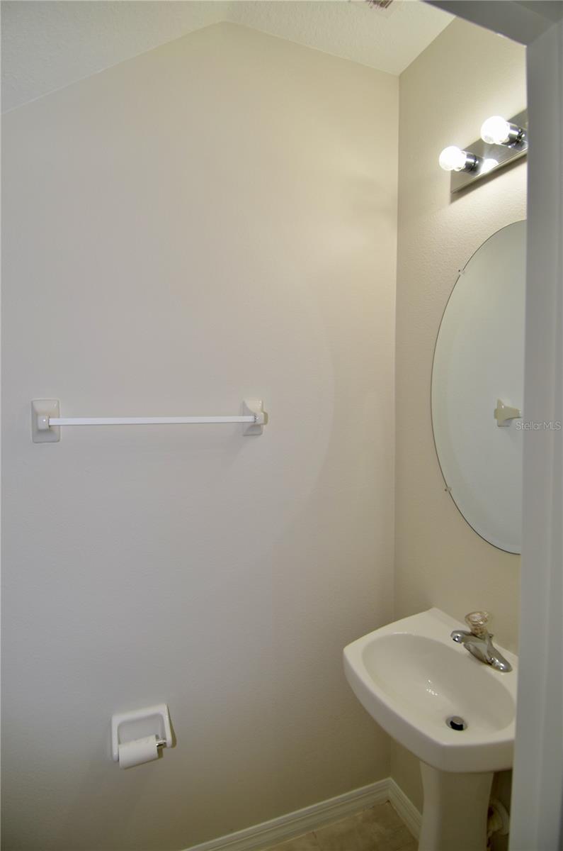 TOWNS AT LAKESIDE - Residential