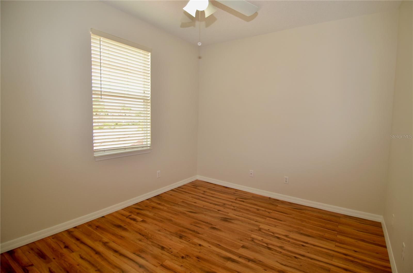 TOWNS AT LAKESIDE - Residential