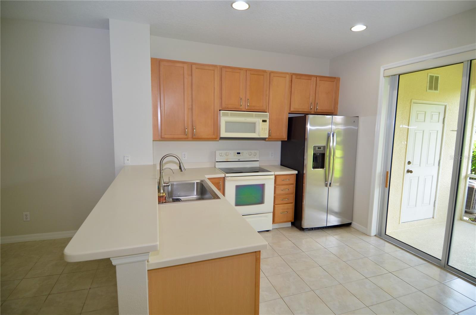 TOWNS AT LAKESIDE - Residential