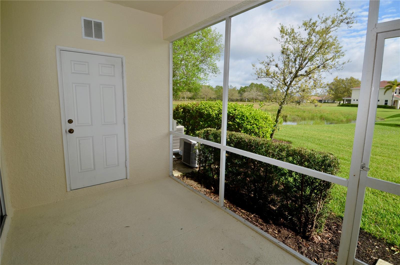 TOWNS AT LAKESIDE - Residential