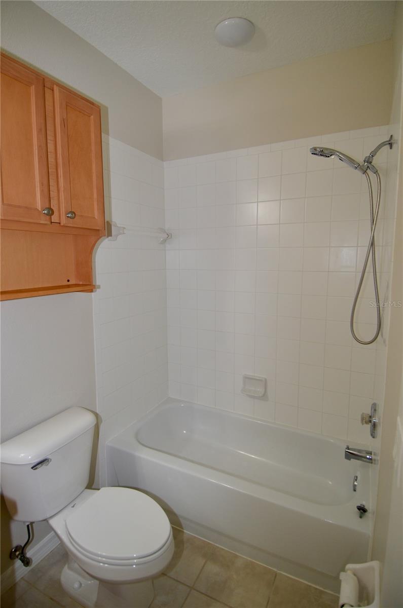 TOWNS AT LAKESIDE - Residential