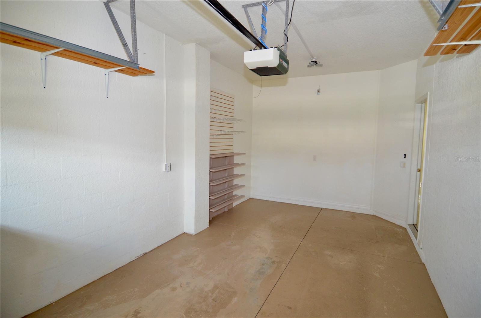 TOWNS AT LAKESIDE - Residential