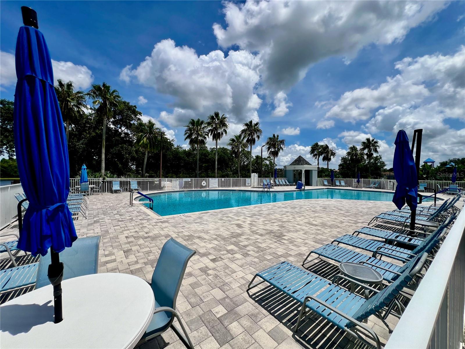 TOWNS AT LAKESIDE - Residential