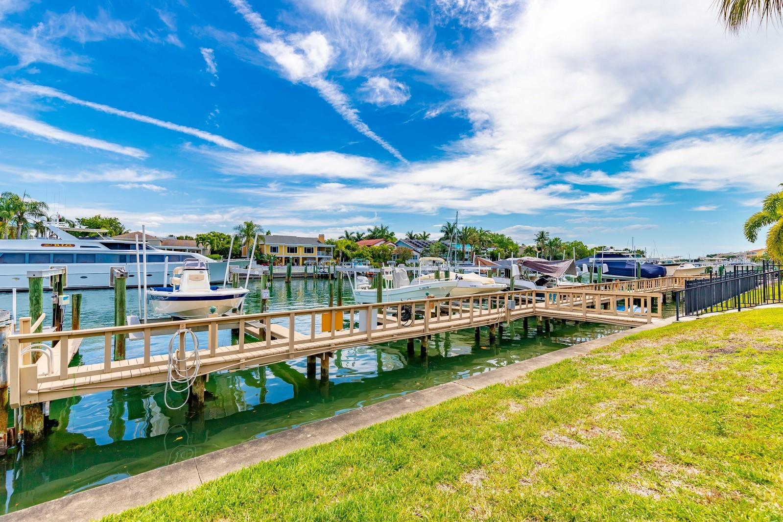 745 PINELLAS BAYWAY S 107