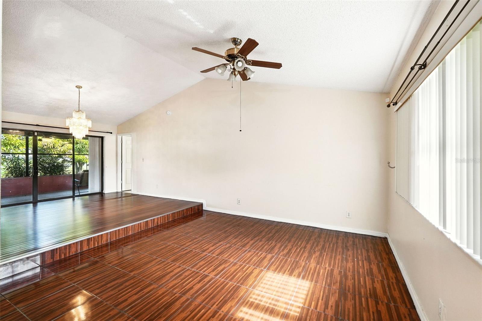920 SAN CARLOS WAY